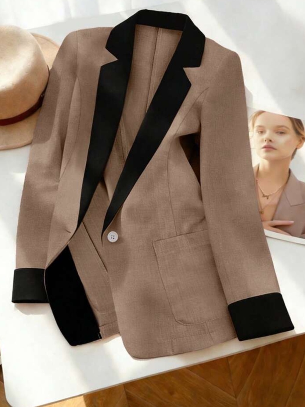 Women's Contrast Color Lapel 3/4 Sleeve Thin Blazer Jacket,Khaki,Autumn